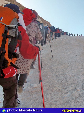 صعود كوه‌نوردان 5 استان به قالي‌كوه اليگودرز (+ گزارش تصويري)